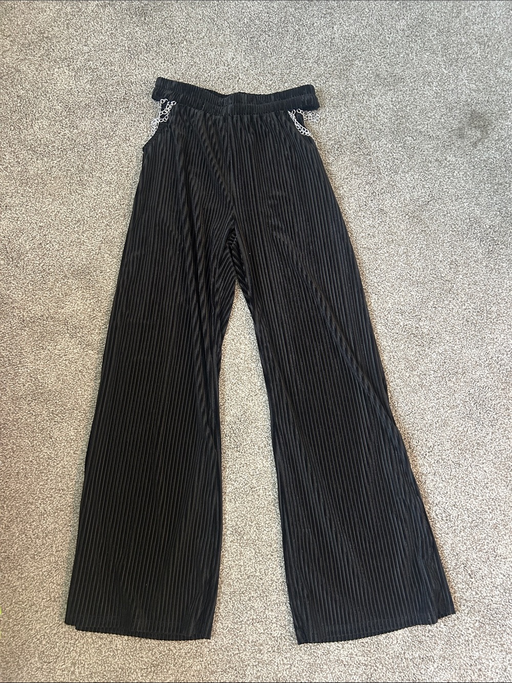 Wide-Leg Black Pleated Pants with Elastic Waist
